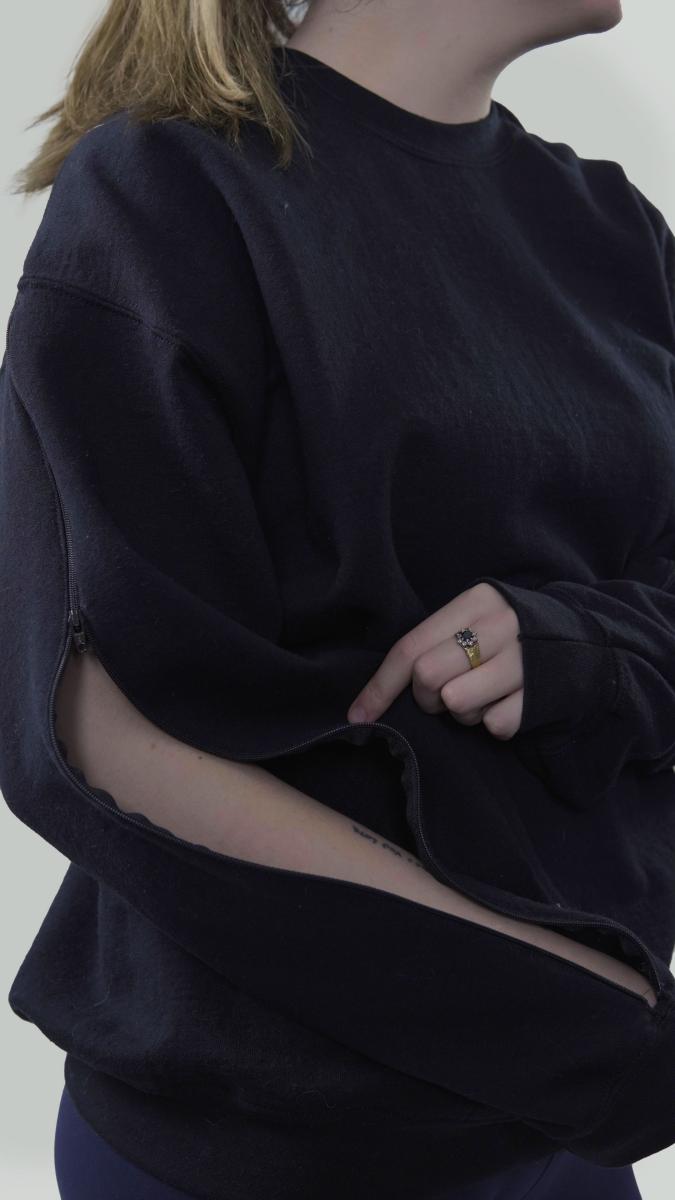 IV Sweater Black